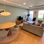 شقة 2-bedroom With Pool, Walk To & Town