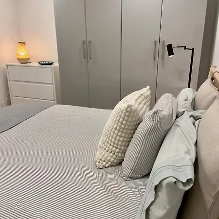 Appartement 2-bedroom With Pool, Walk To & Town *