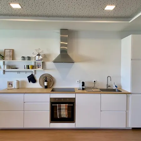Appartement 2-bedroom With Pool, Walk To & Town *